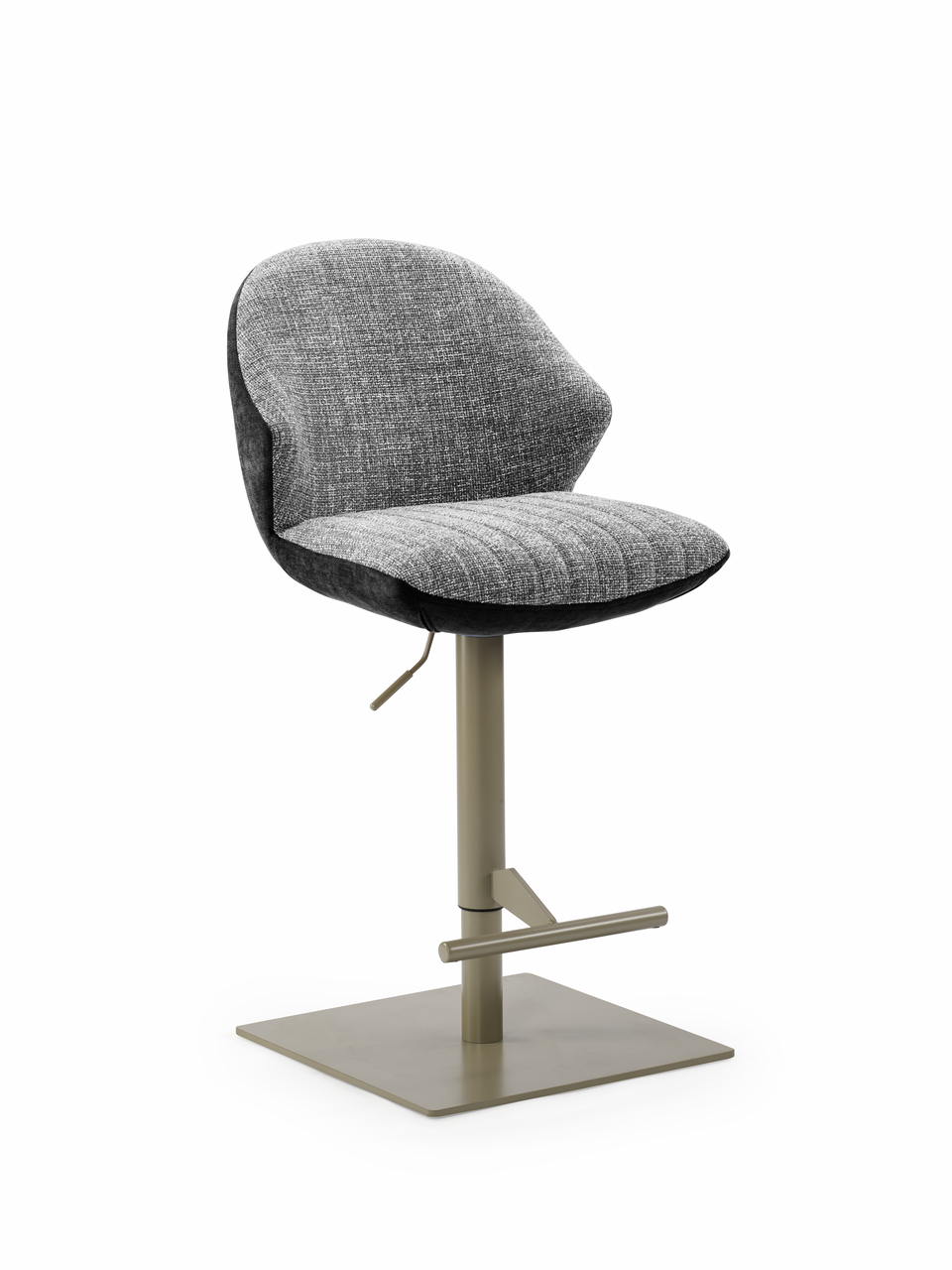 Naber Sitro C, Hocker